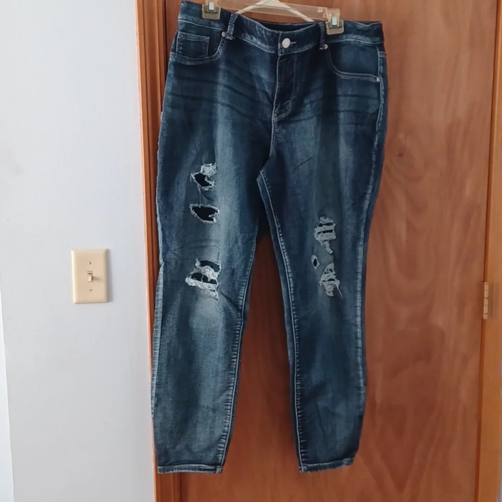 Maurices Jeans - Picture 1 of 4
